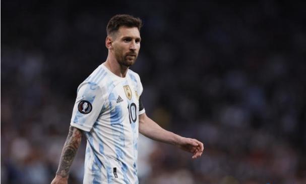 中概指数收涨超0.1%，CQQ